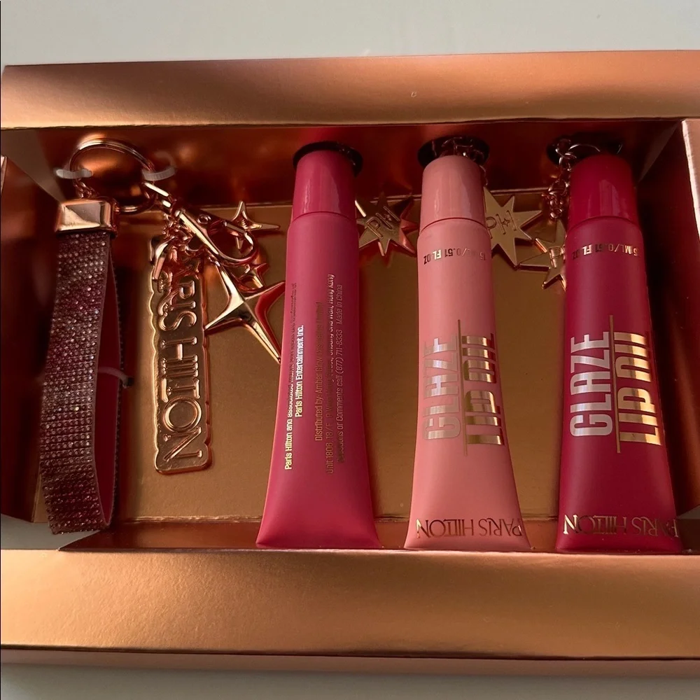 💖 NWT Paris Hilton Glaze & Glow Lip Gloss Set - Limited Edition | NIB | Keychain